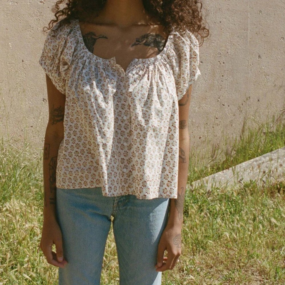 Doen Joyce Top in Spring Elderberry Floral, Size Small